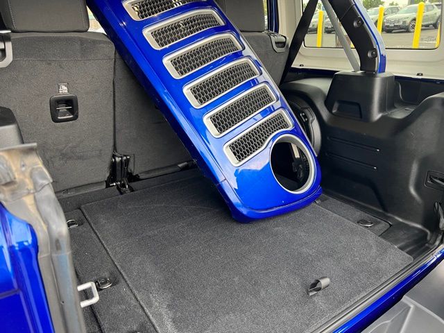 2020 Jeep Wrangler Unlimited Sahara photo 17