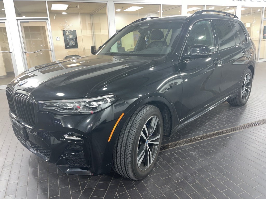 2022 BMW X7 40i's photo