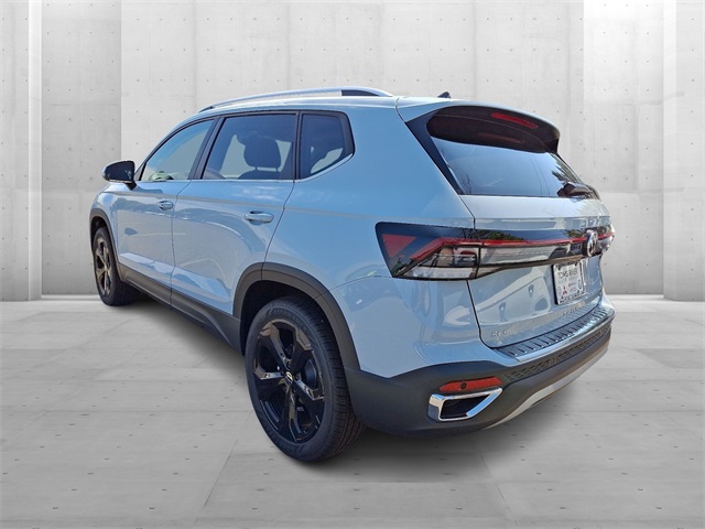 2025 Volkswagen Taos SEL photo 3