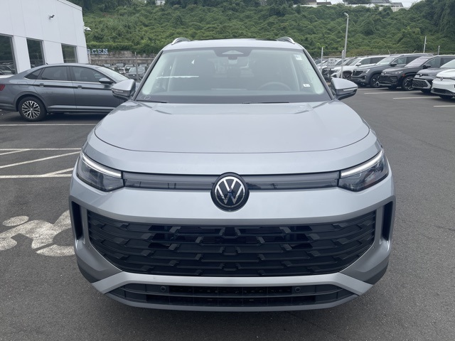 2025 Volkswagen Tiguan SE photo 4