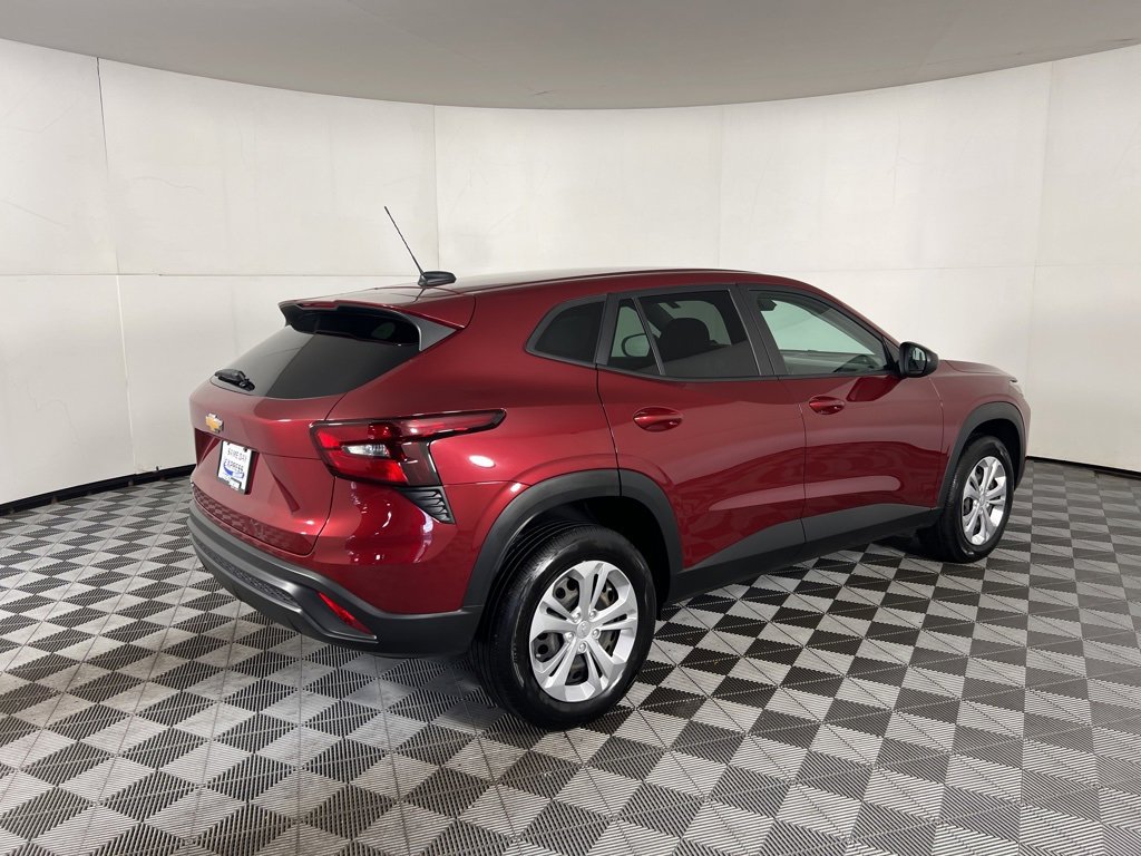 2024 Chevrolet Trax LS photo 10