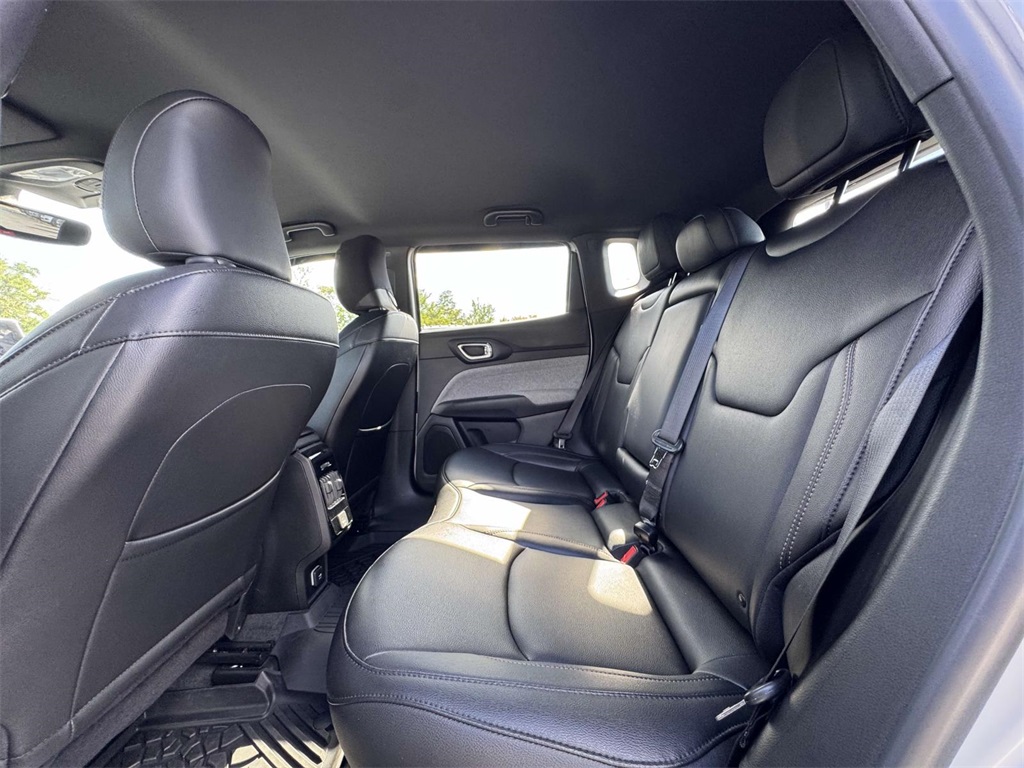 2024 Jeep Compass Latitude Lux photo 10