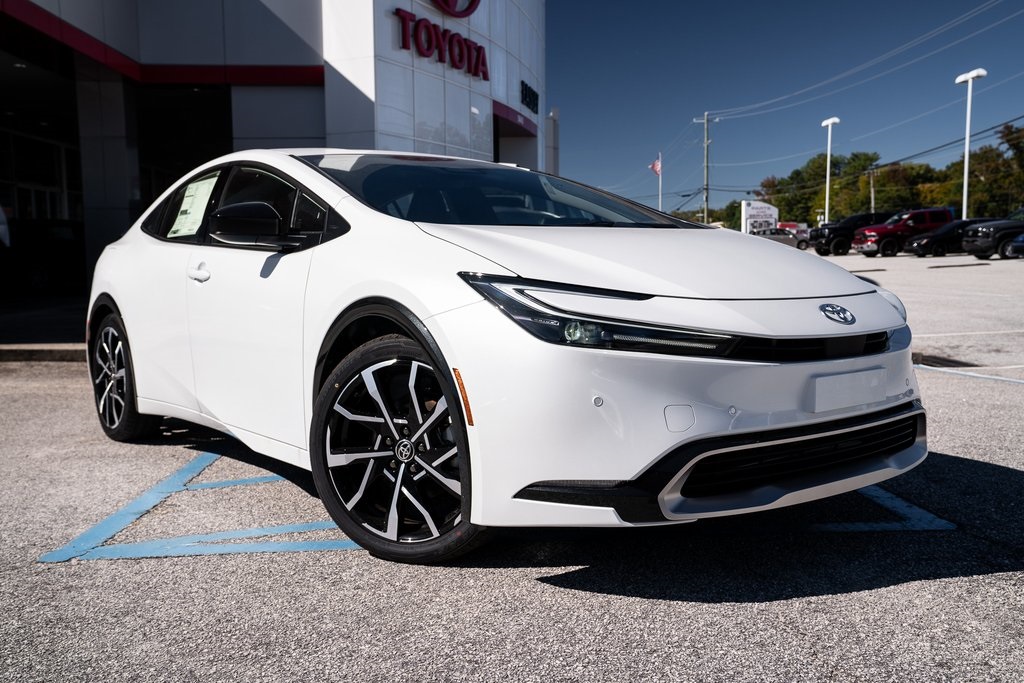 2026 Toyota Prius XSE's photo