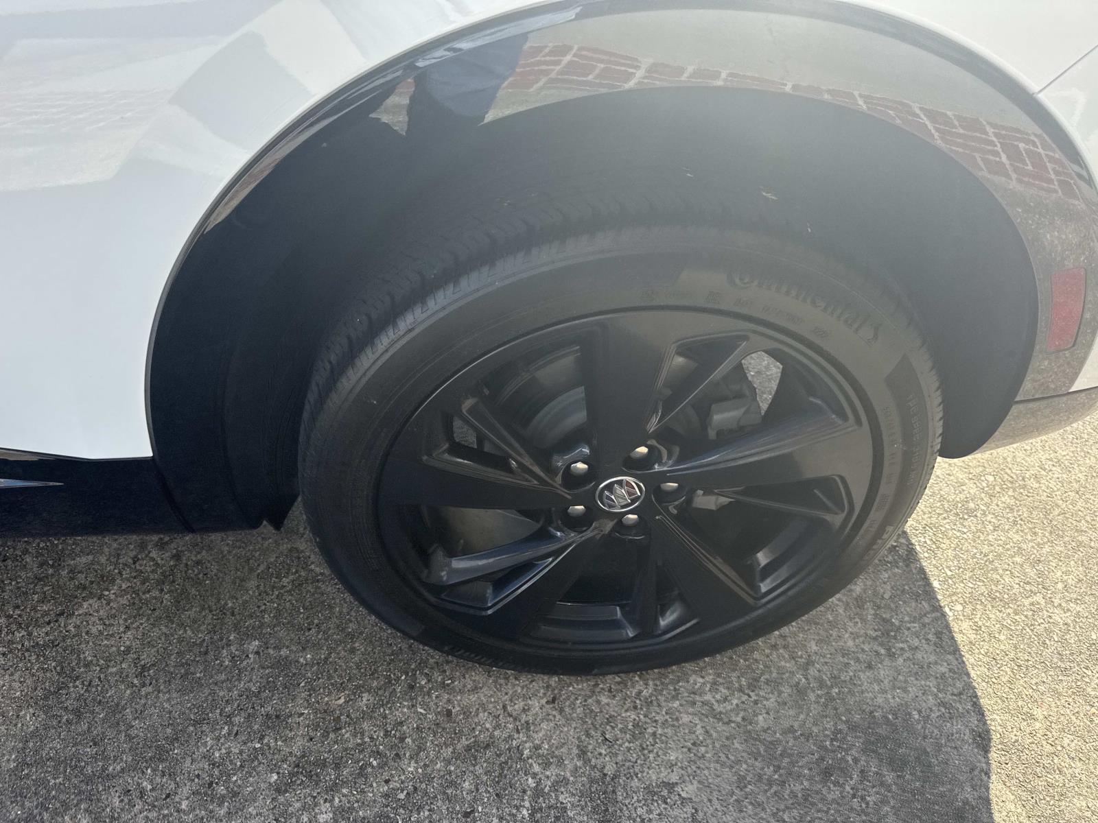 2023 Buick Envision Essence photo 3