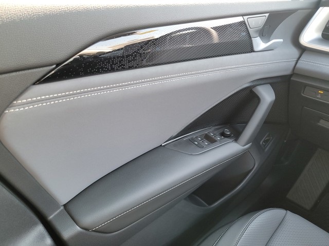 2025 Volkswagen Tiguan SE photo 23