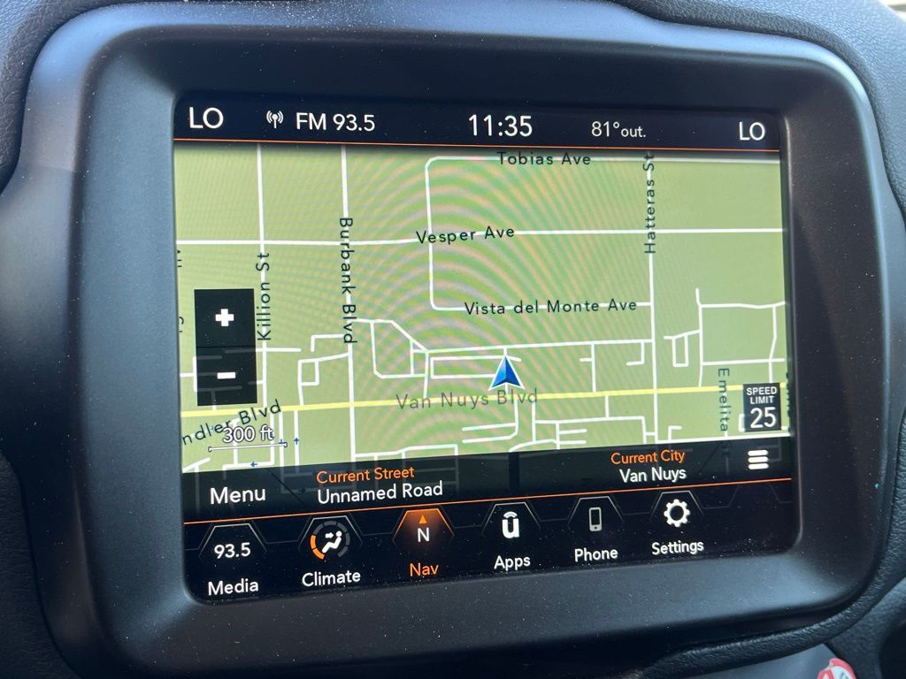 2023 Jeep Renegade Trailhawk photo 9