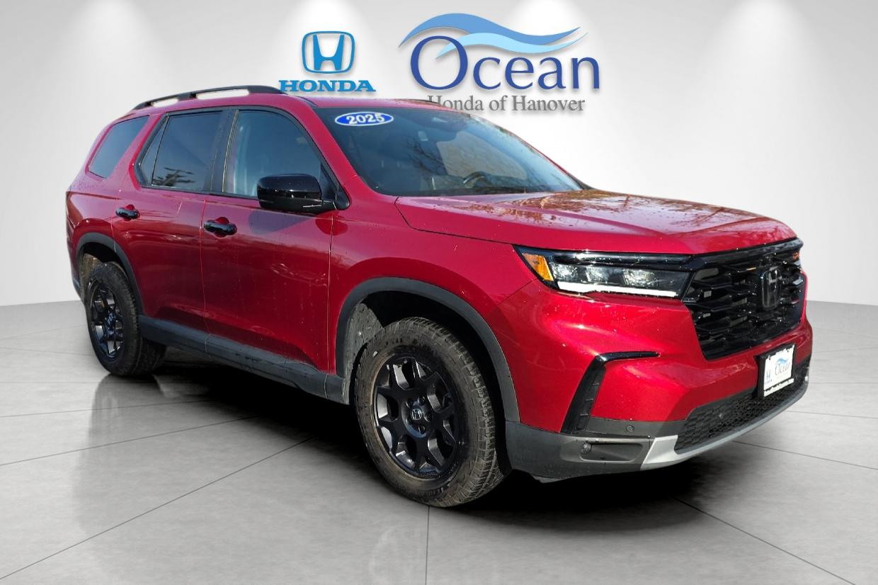 2025 Honda Pilot TrailSport's photo