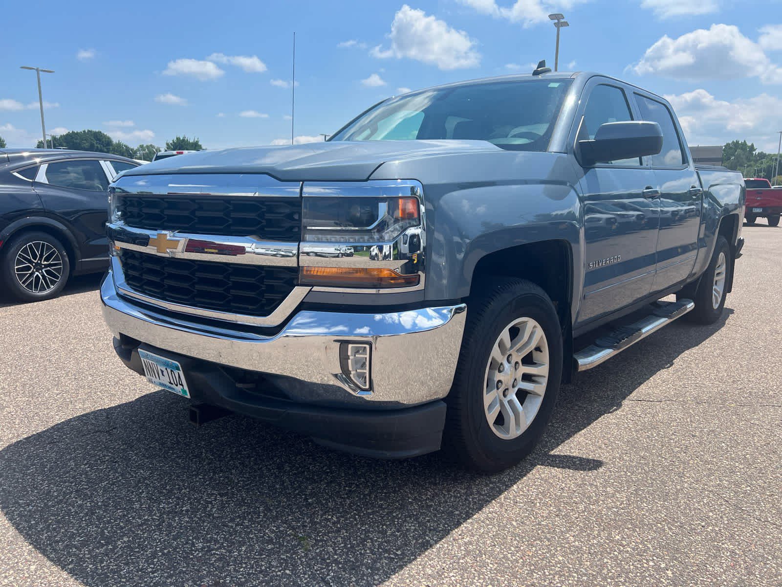 Used 2016 Chevrolet Silverado 1500 LT with VIN 3GCUKREC4GG215552 for sale in Coon Rapids, Minnesota
