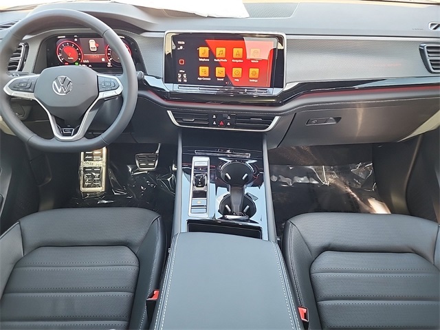 2025 Volkswagen Atlas Cross Sport SEL R-Line photo 18