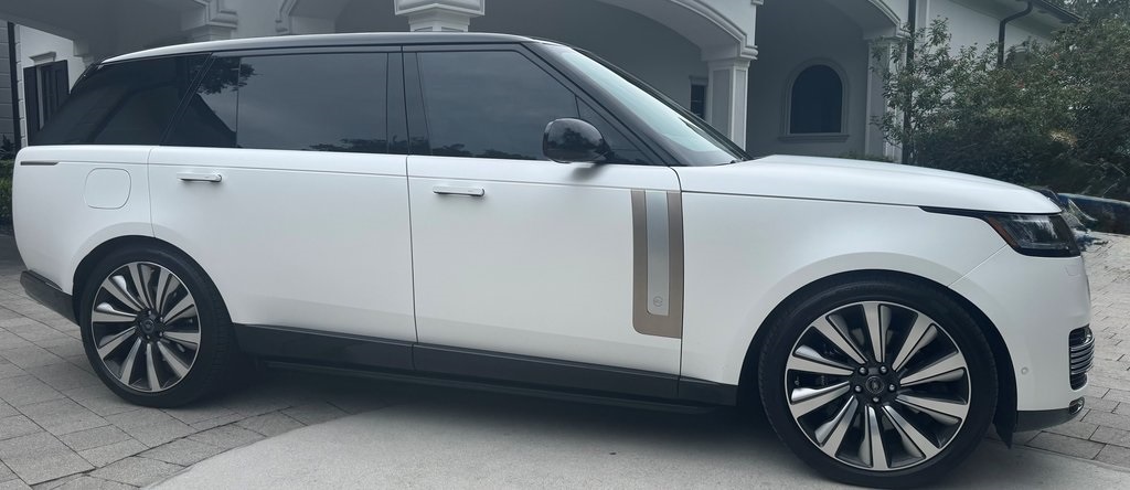 2025 Land Rover Range Rover SV