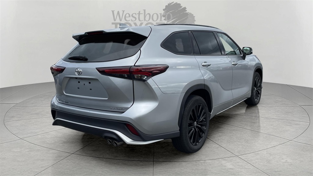 2024 Toyota Highlander XSE photo 7