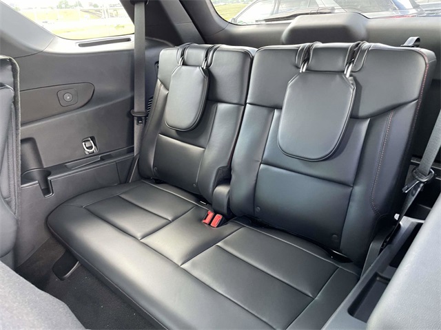 2025 Ford Explorer ST-Line photo 8