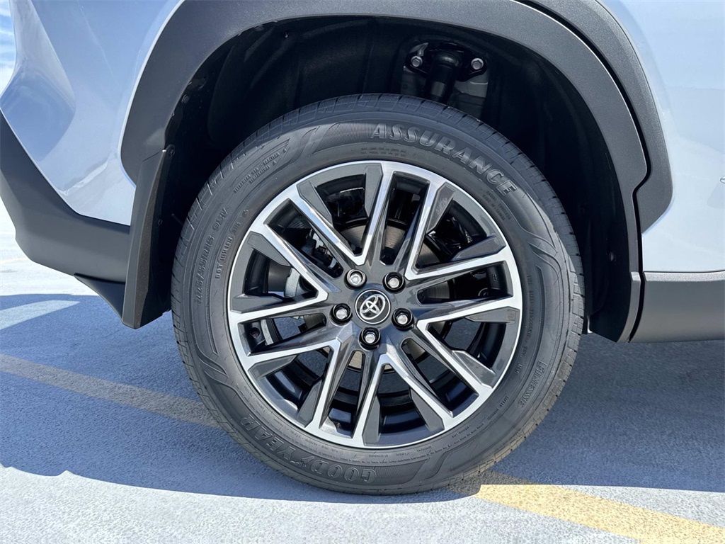 2026 Toyota Corolla Cross XLE photo 3
