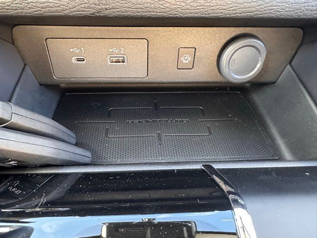 2024 Mitsubishi Outlander photo 34