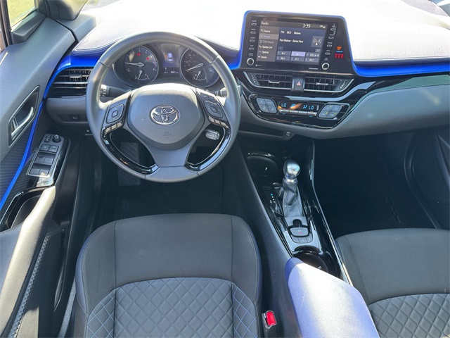 2020 Toyota C-HR XLE photo 9