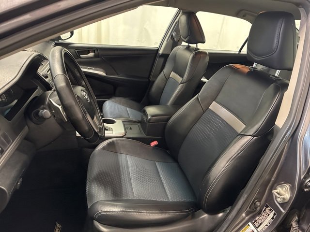 2014 Toyota Camry L photo 11