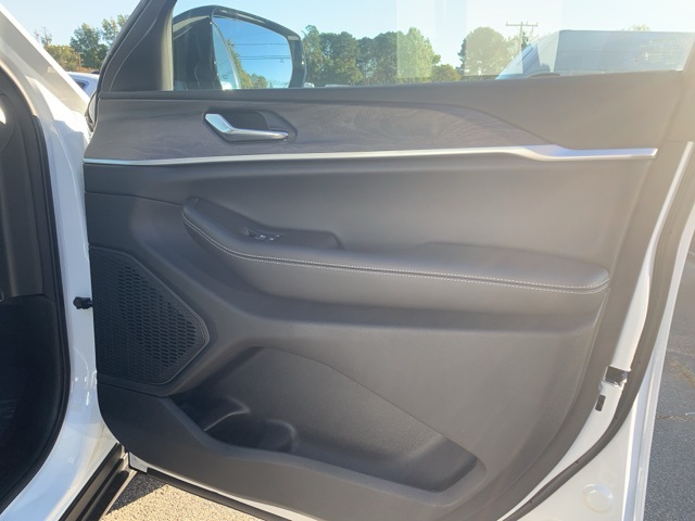 2025 Jeep Grand Cherokee Limited photo 29
