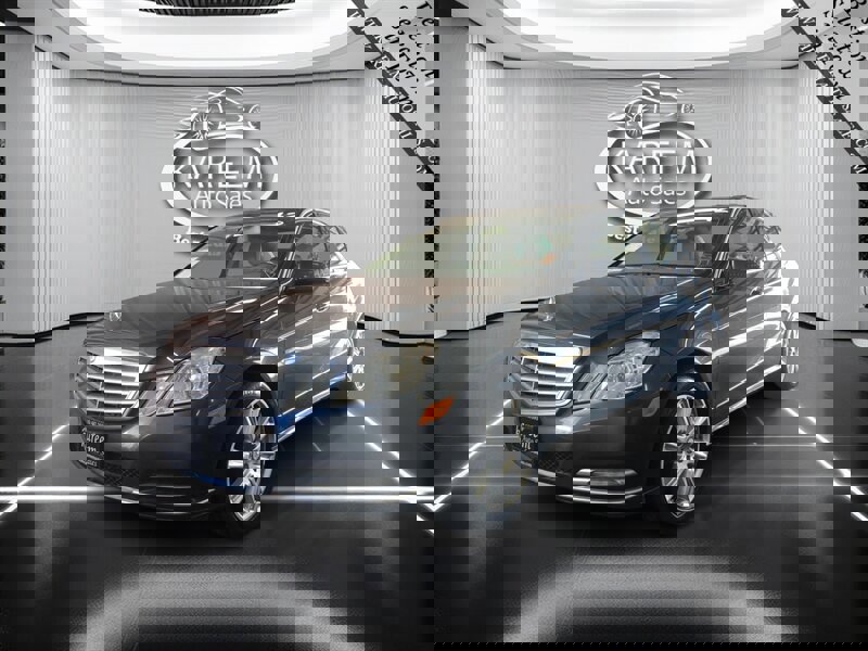 2012 Mercedes-Benz E-Class E350 Luxury's photo