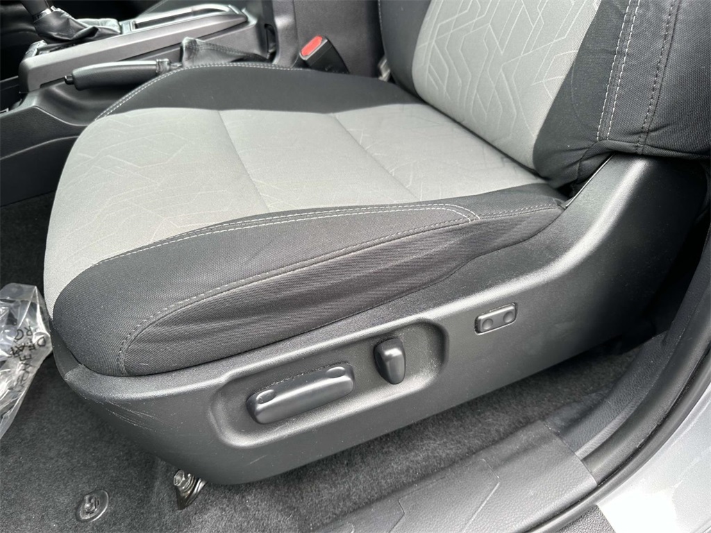 2021 Toyota Tacoma TRD Off-Road photo 17