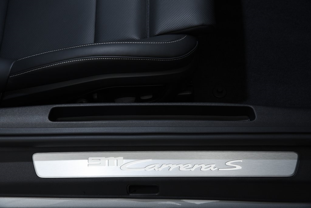 2025 Porsche 911 S photo 34