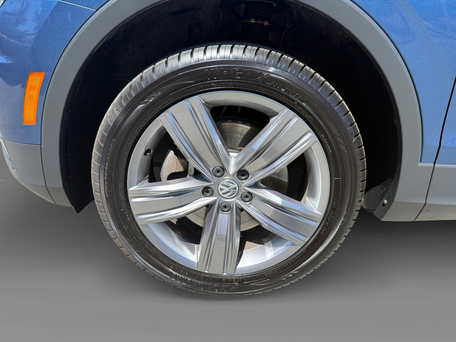 2020 Volkswagen Tiguan SEL photo 8