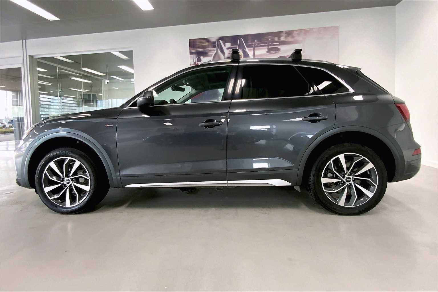 2023 Audi Q5 S line Premium Plus photo 3