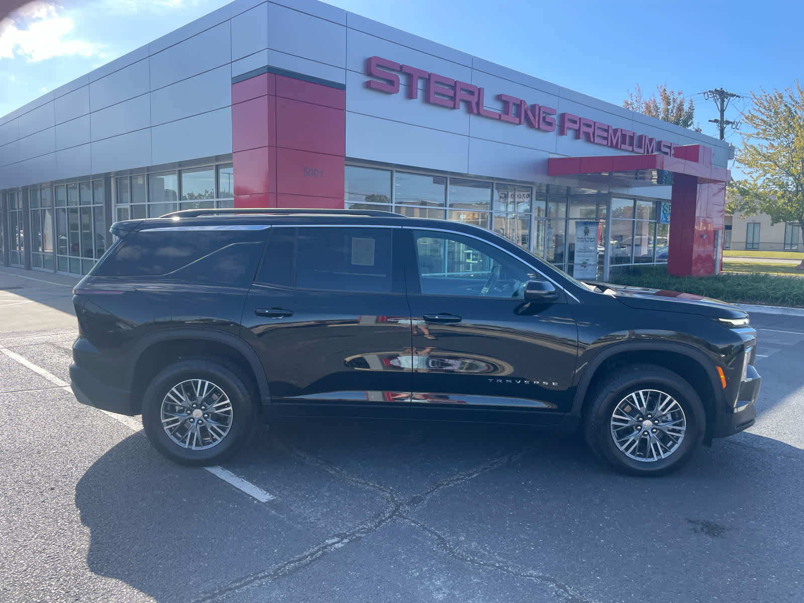 2025 Chevrolet Traverse LT's photo