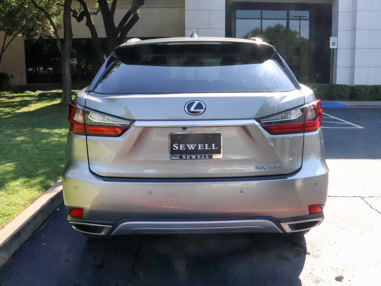 2022 Lexus RX 350 photo 2