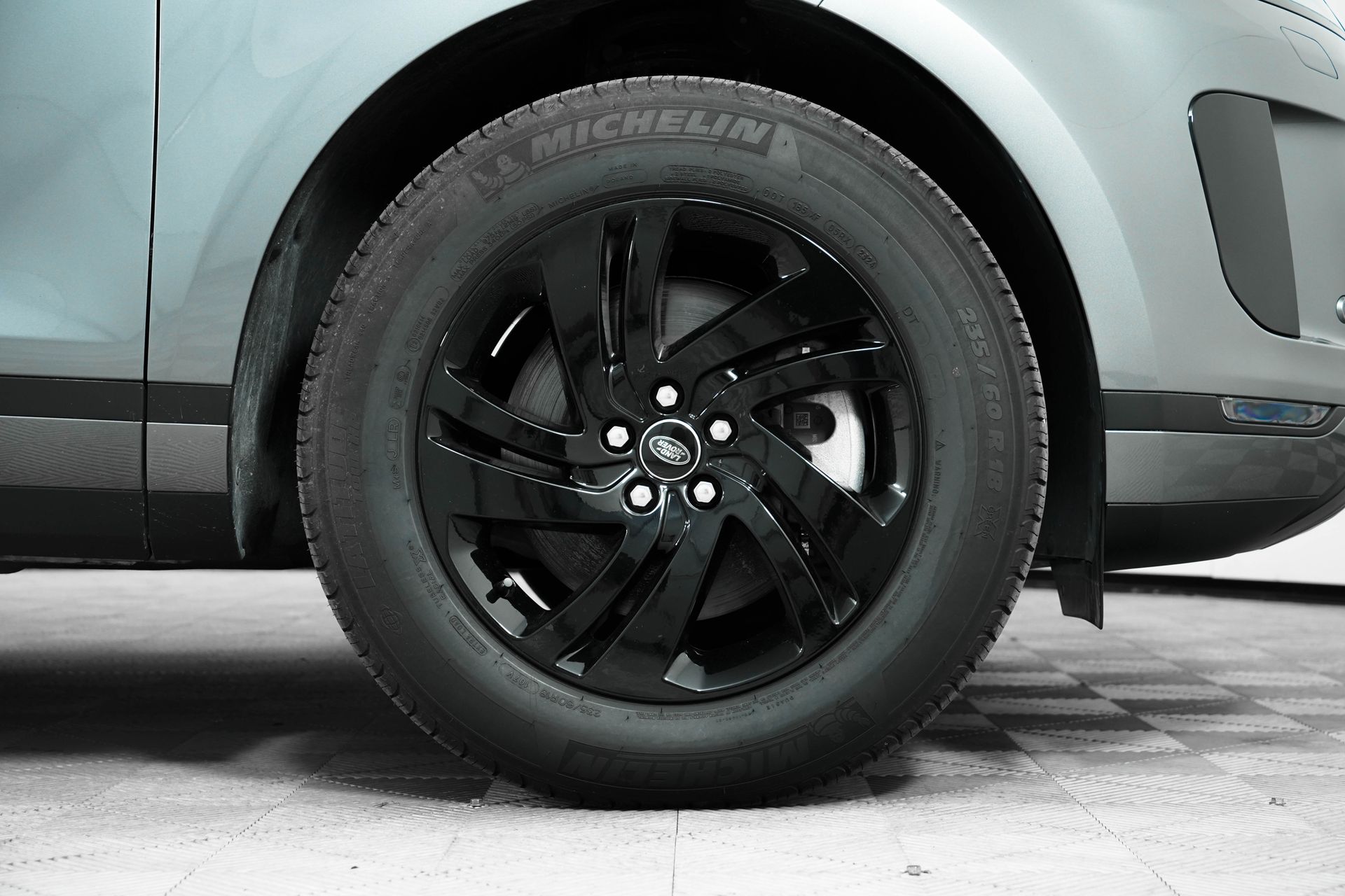 2025 Land Rover Range Rover Evoque S photo 9