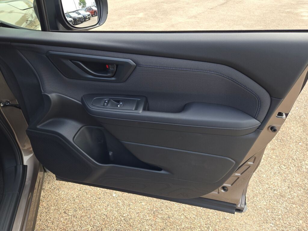 2025 Subaru Forester Premium photo 2