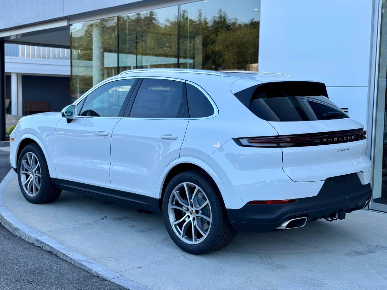 2026 Porsche Cayenne photo 2