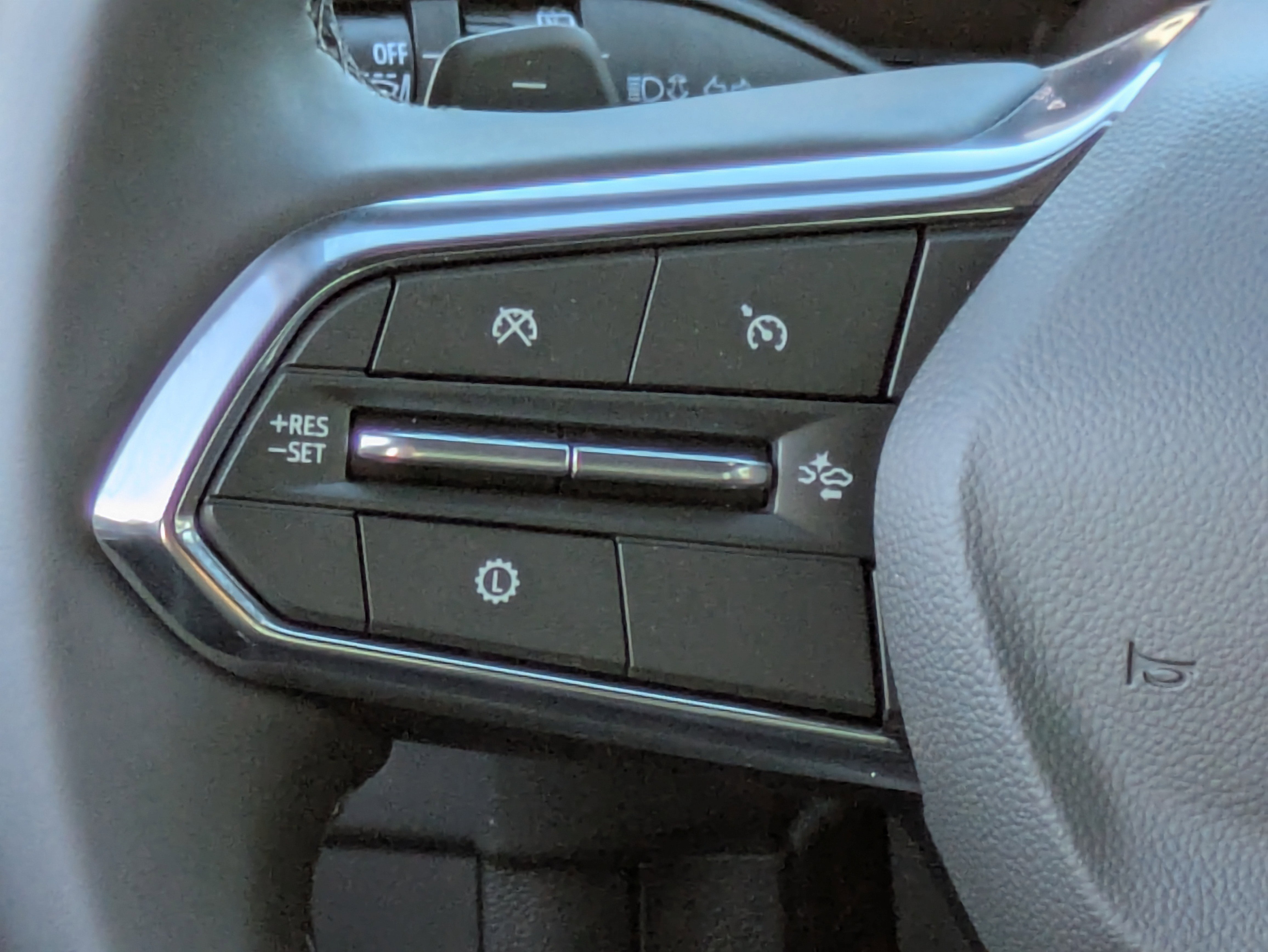 2026 Chevrolet Suburban LS photo 4