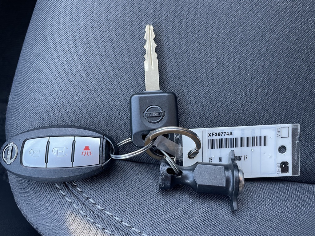 2025 Nissan Frontier SV photo 20