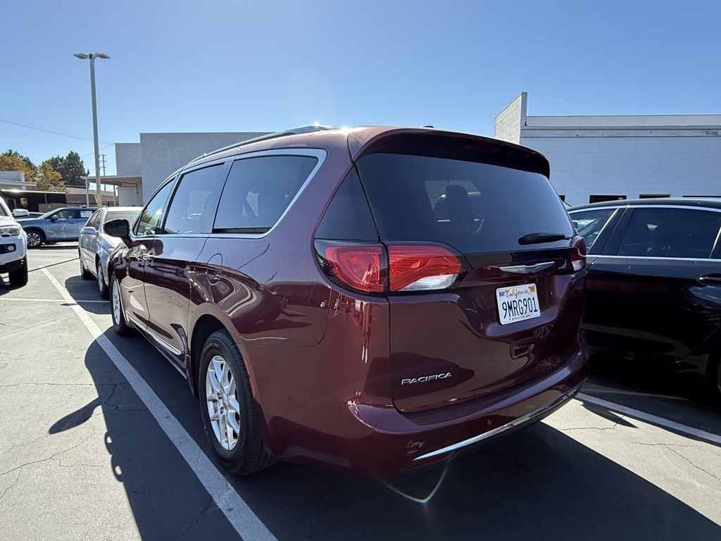 2020 Chrysler Pacifica Touring L photo 3