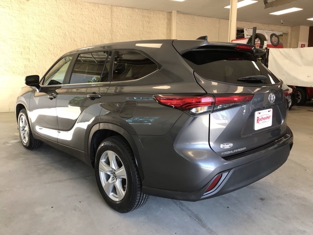 2023 Toyota Highlander L photo 5