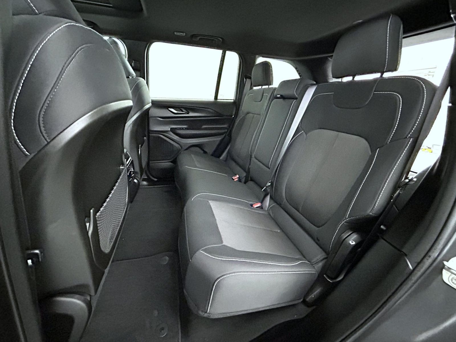 2024 Jeep Grand Cherokee Laredo photo 18