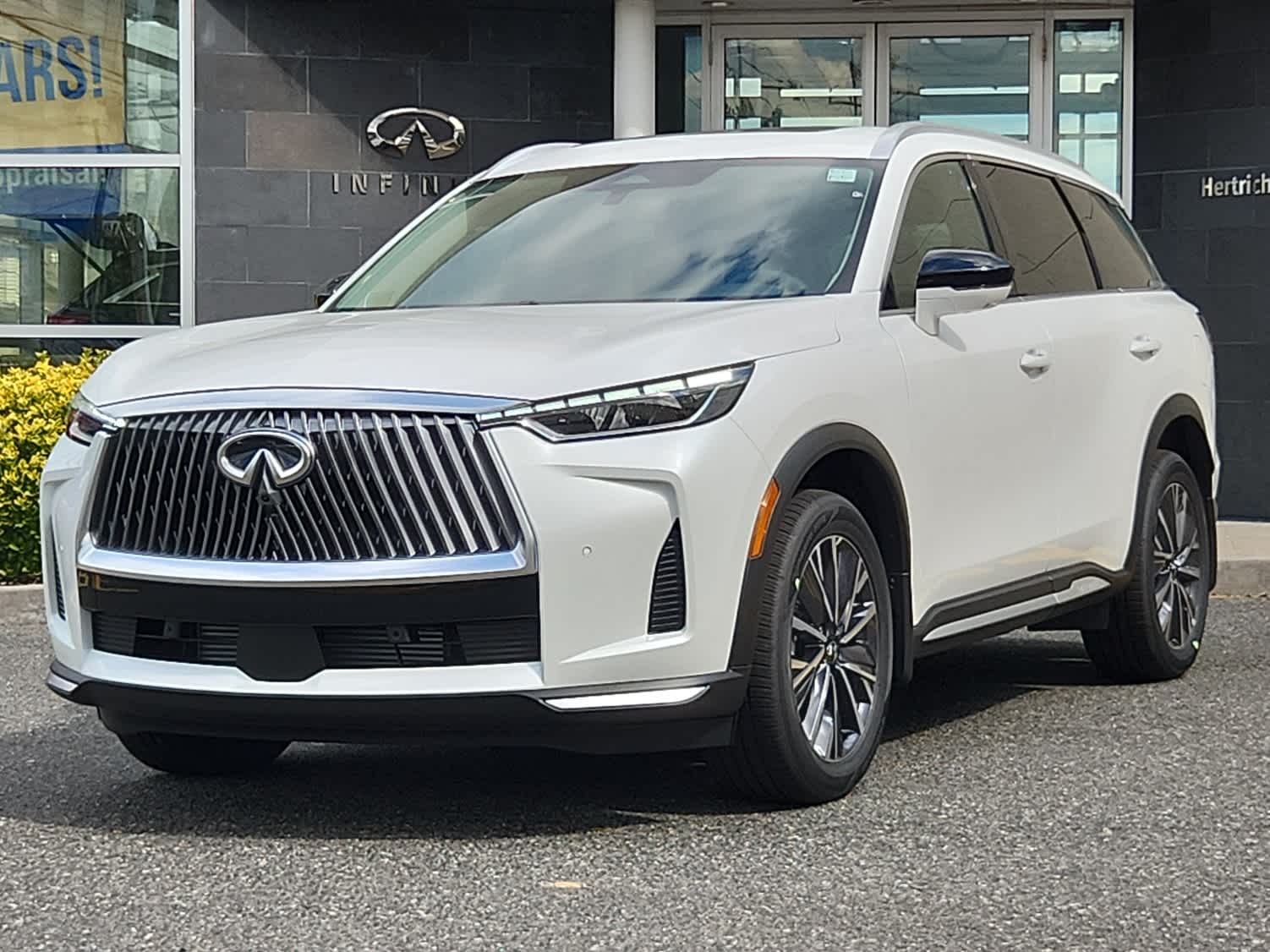 2026 INFINITI QX60 LUXE's photo
