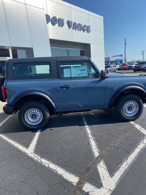 2025 Ford Bronco Base photo 14