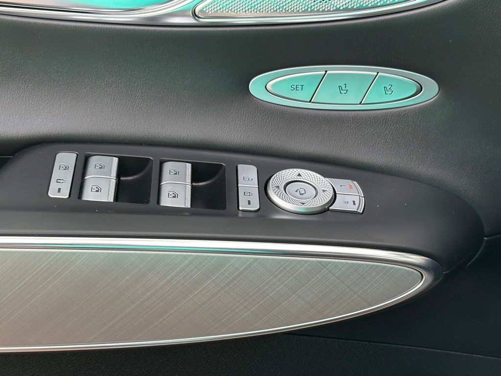 2025 Genesis Electrified GV70 Advanced photo 15