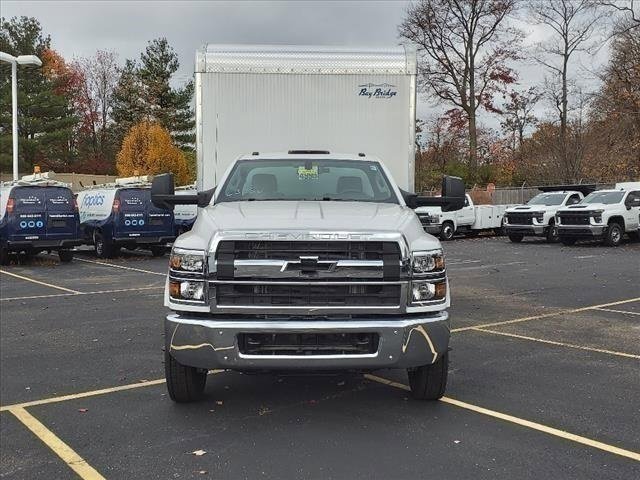 2023 Chevrolet Silverado 6500HD Work Truck photo 2