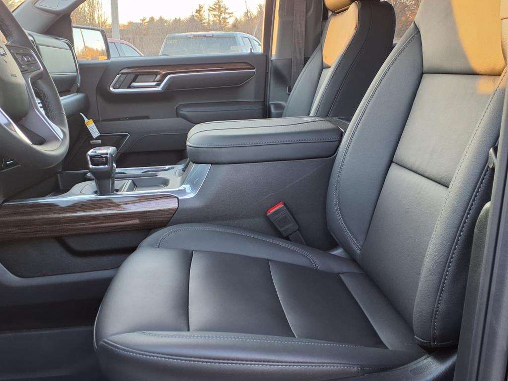 2025 Chevrolet Silverado 1500 RST photo 11