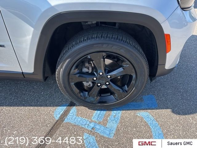 2023 Jeep Grand Cherokee Laredo Altitude photo 31