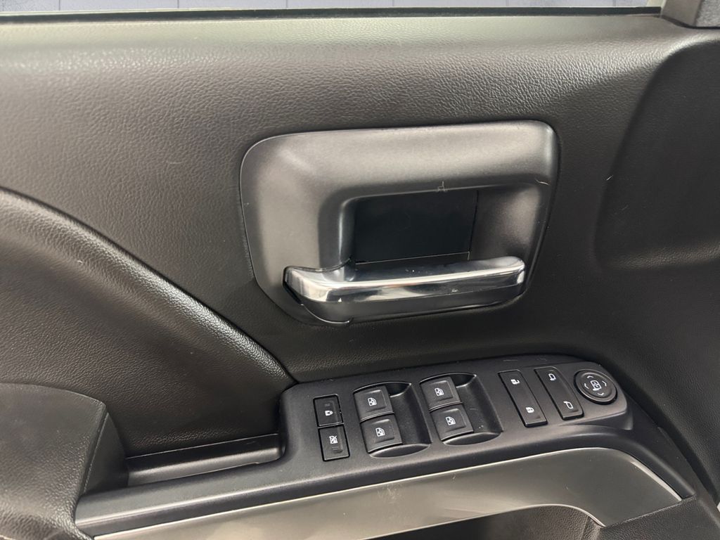 2019 Chevrolet Silverado 1500 LT photo 11
