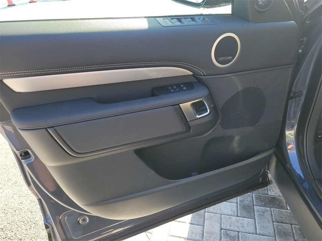 2025 Land Rover Discovery SE photo 23