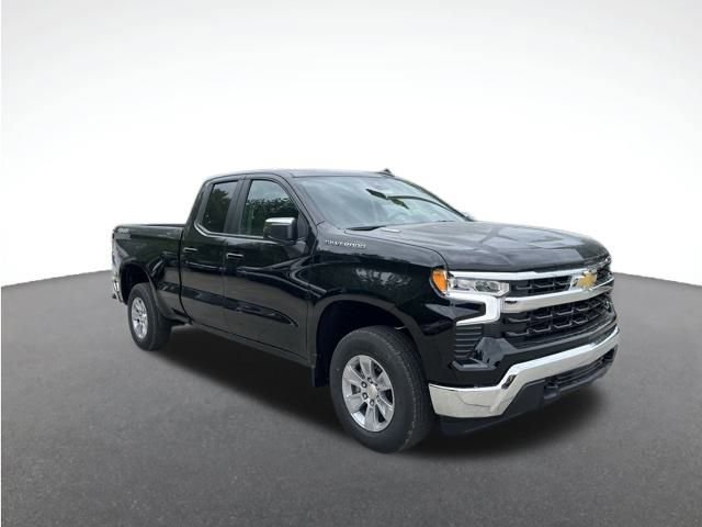 2025 Chevrolet Silverado 1500 LT photo 3