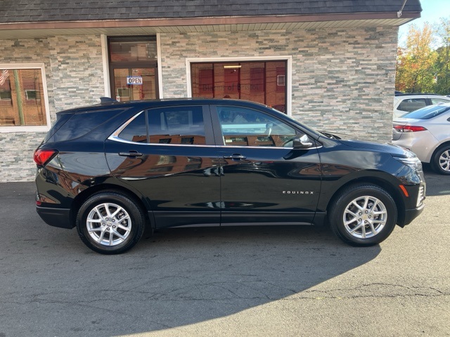 2024 Chevrolet Equinox LT photo 4