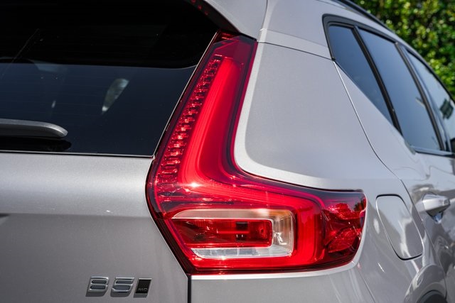 2026 Volvo XC40 Plus photo 6