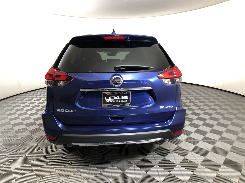 2018 Nissan Rogue SL photo 9