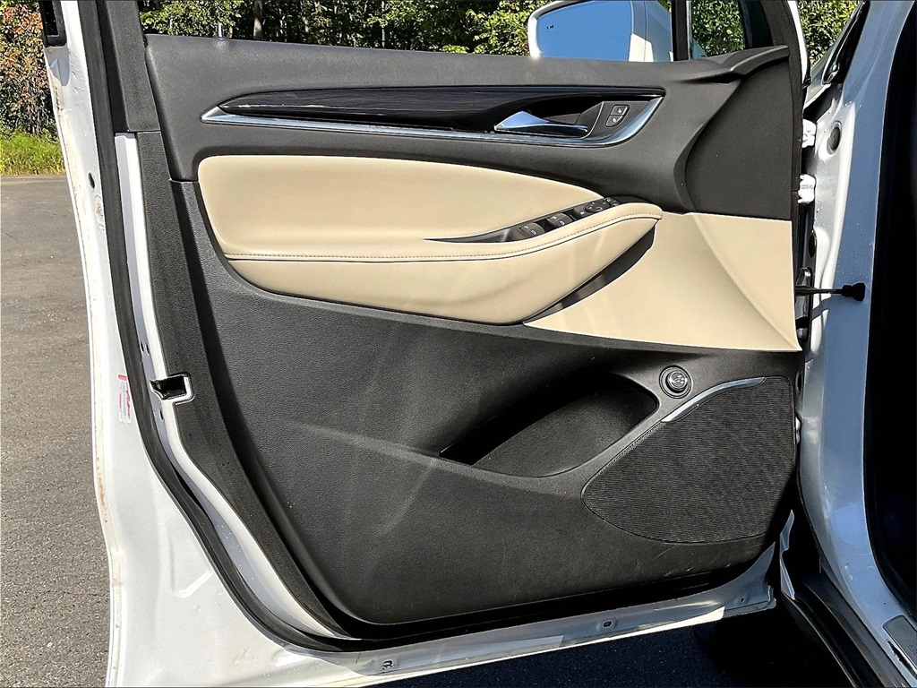 2018 Buick Enclave Essence photo 9
