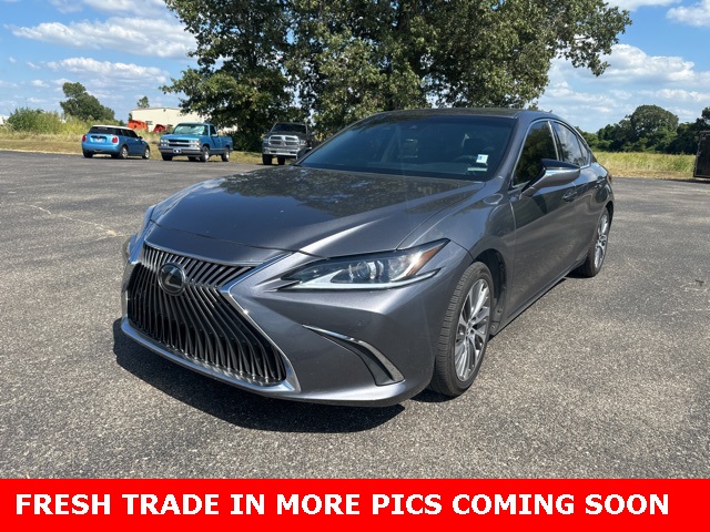 2019 Lexus ES 350 Ultra Luxury photo 2